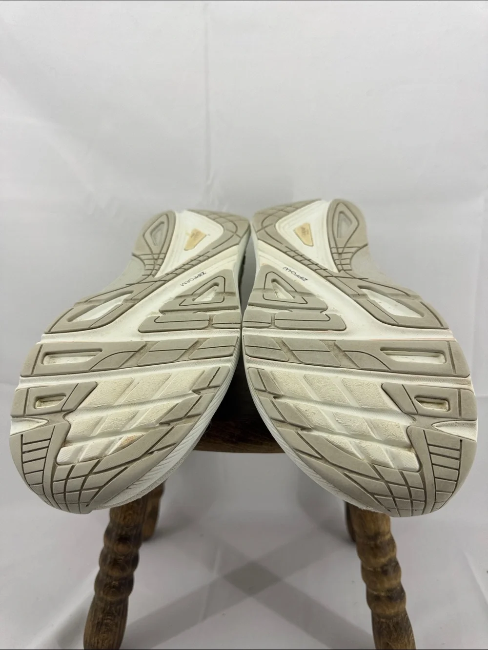 Topo Athletic Womens Ultrafly 4 Grey/Grey Running Shoes, sz 9.5
